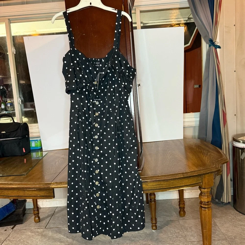 NWT City Chic size XL Black and White Tie with Polka Dot, Button-Down Dress - Picture 3 of 8